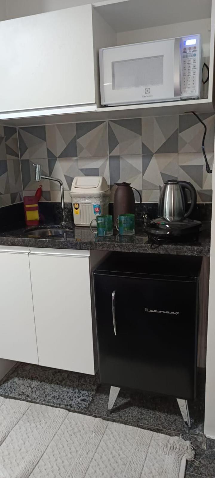 SEGUNDA CASA - Seu cantinho em Guarapari, 1 minuto a pé da Praia do Morro! Suítes confortáveis e modernas - Para casal ou para grupos de até 5 pessoas Exterior foto